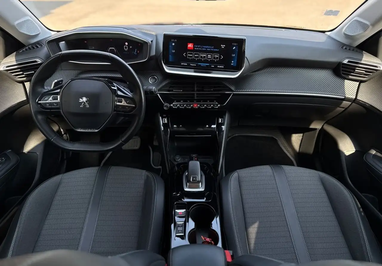 Peugeot 208 208 — photo 3
