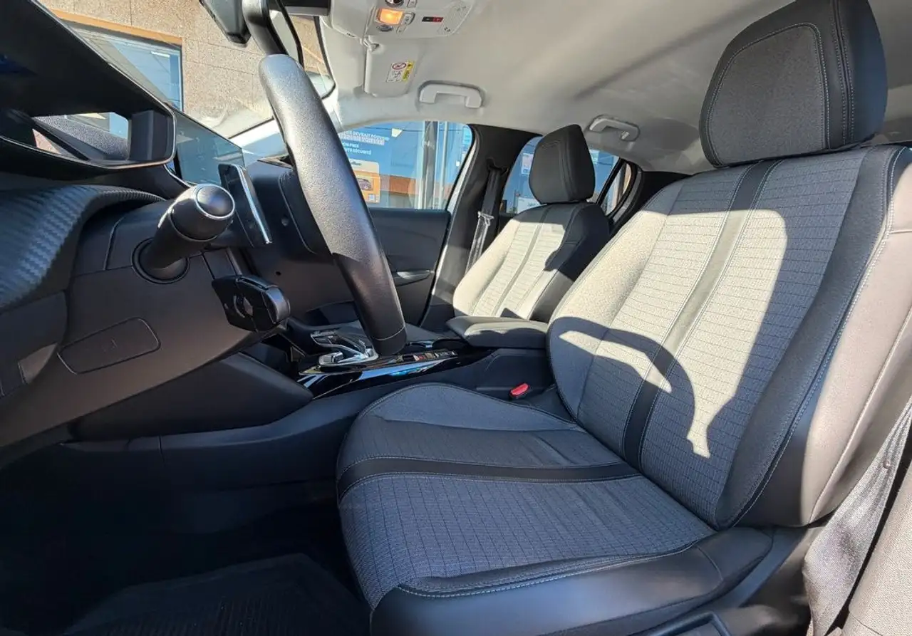 Peugeot 208 208 — photo 5