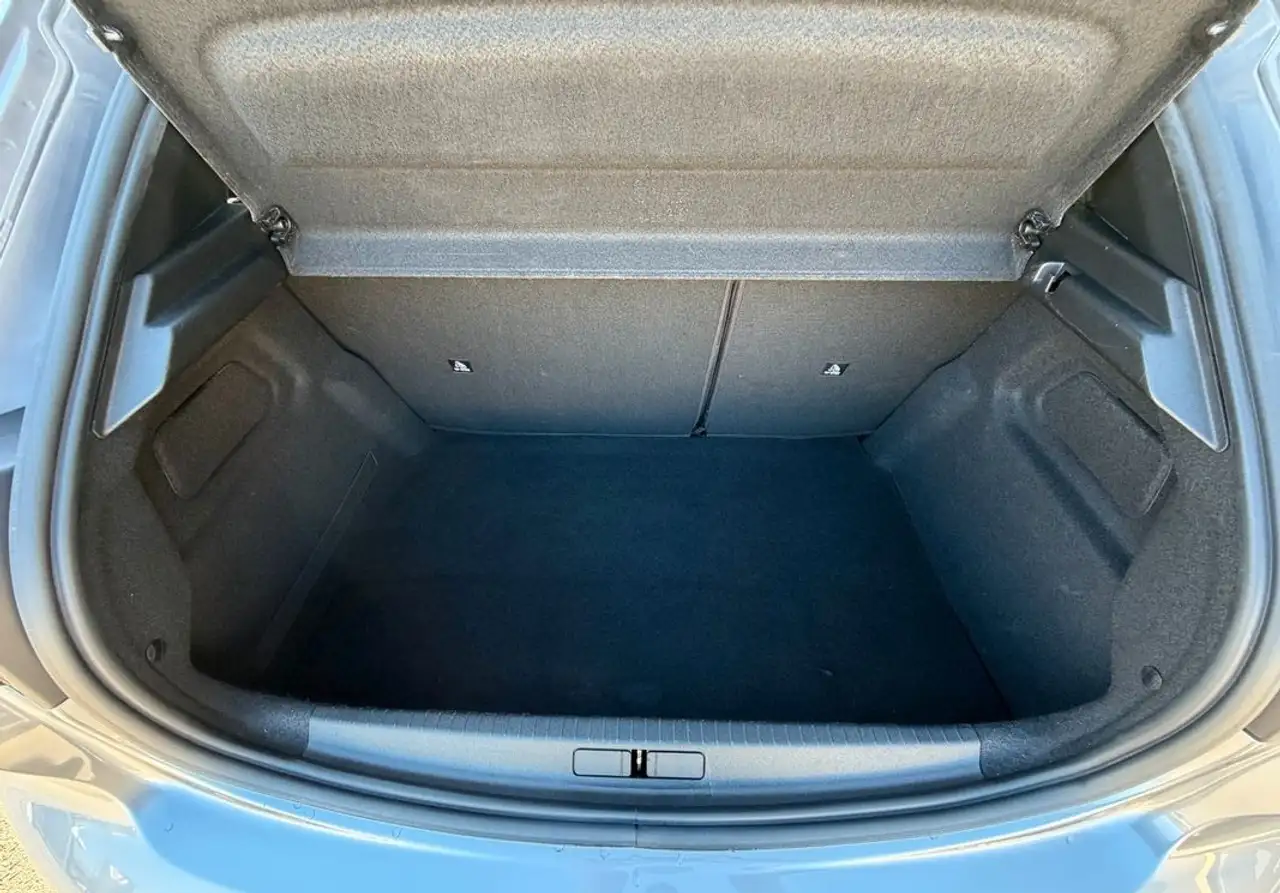 Peugeot 208 208 — photo 12
