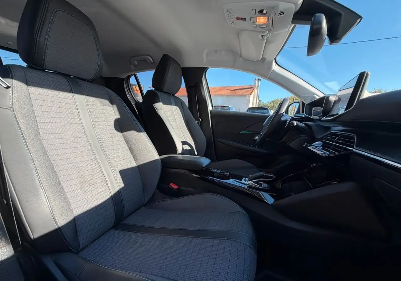 Peugeot 208 208 — photo 6