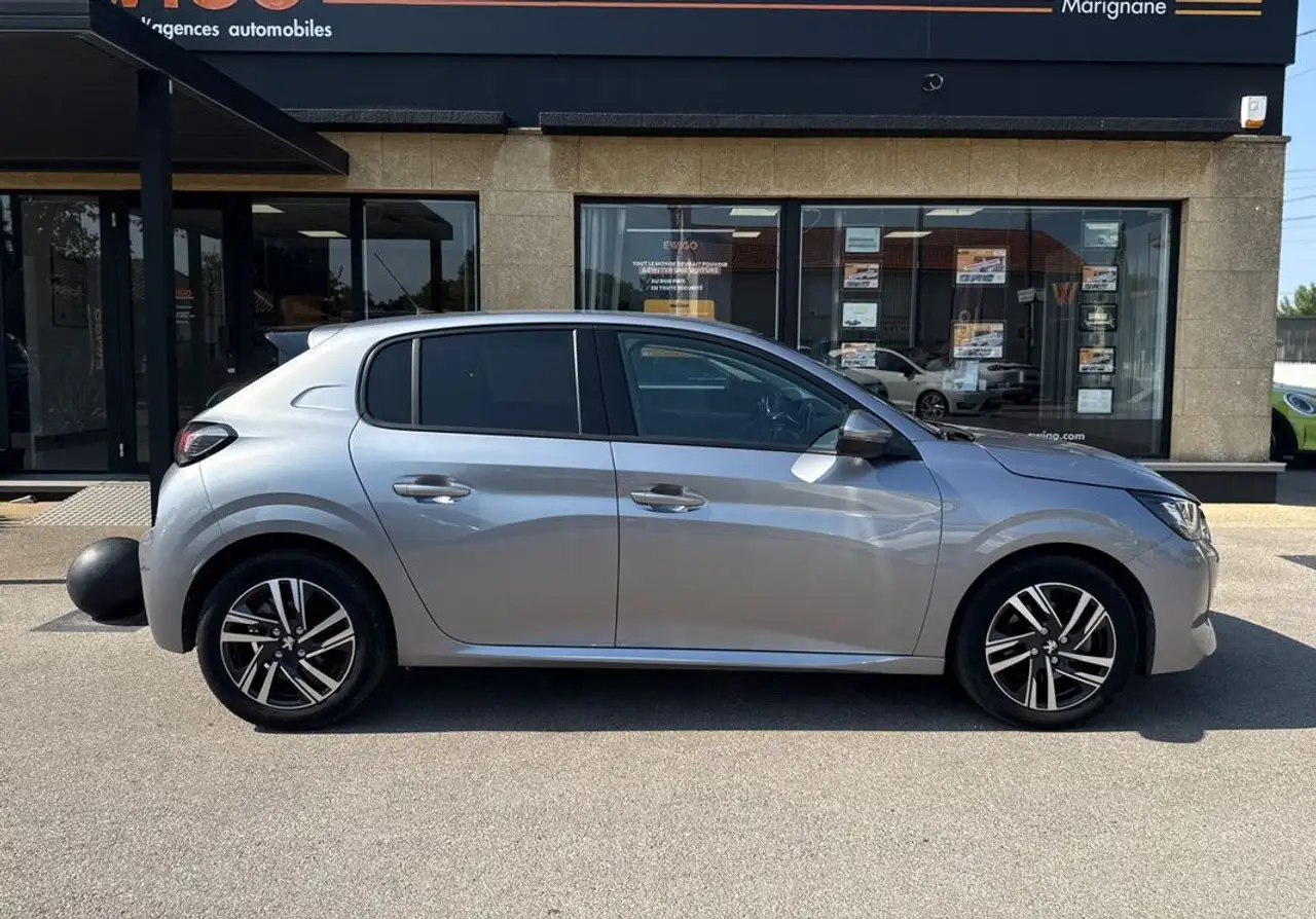 Peugeot 208 208 — photo 22