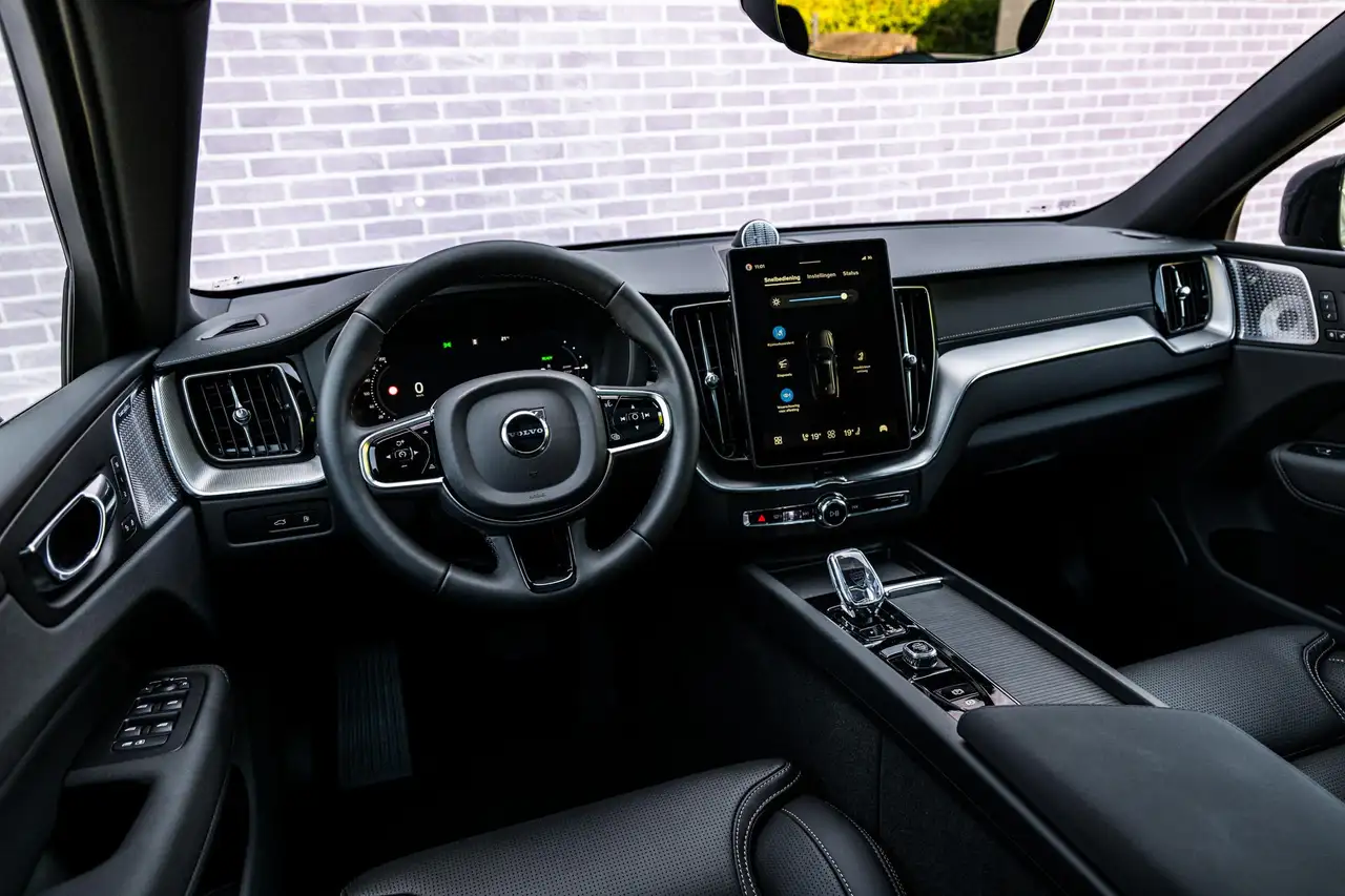 Volvo XC60 2026 — фото 11