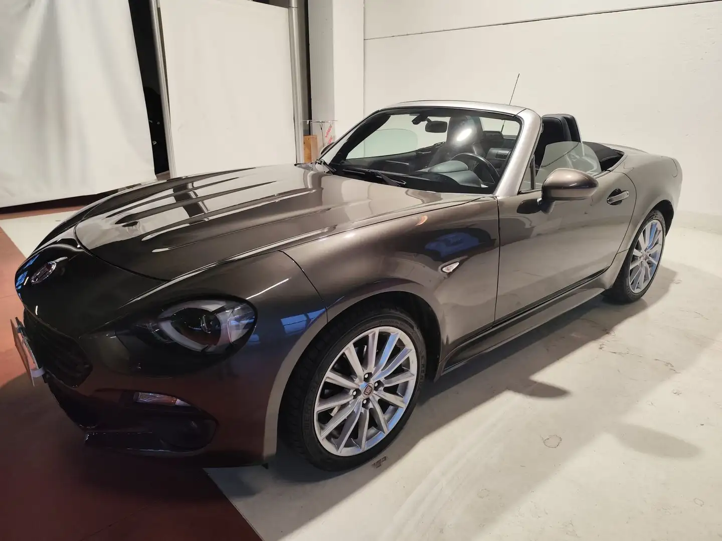 Fiat 124 Spider 1.4 m-air Lusso Grigio - 2