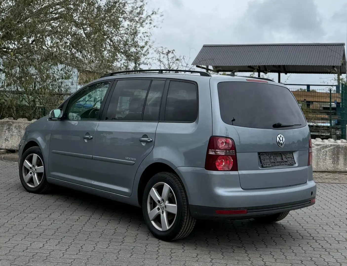 Volkswagen Touran 2.0 TDI DPF United Navi Alufelgen - 1