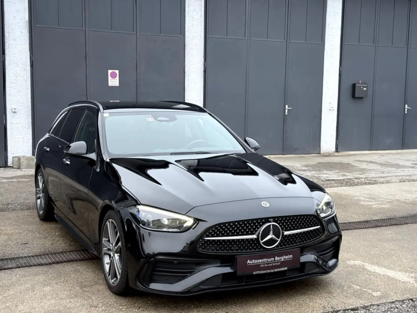 Mercedes-Benz C 220 d T 4Matic / Nightpaket / Panorama Schwarz - 2