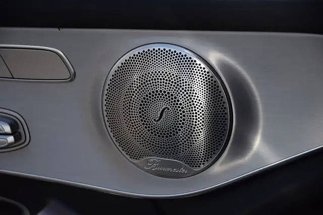Mercedes-Benz 250 view 12