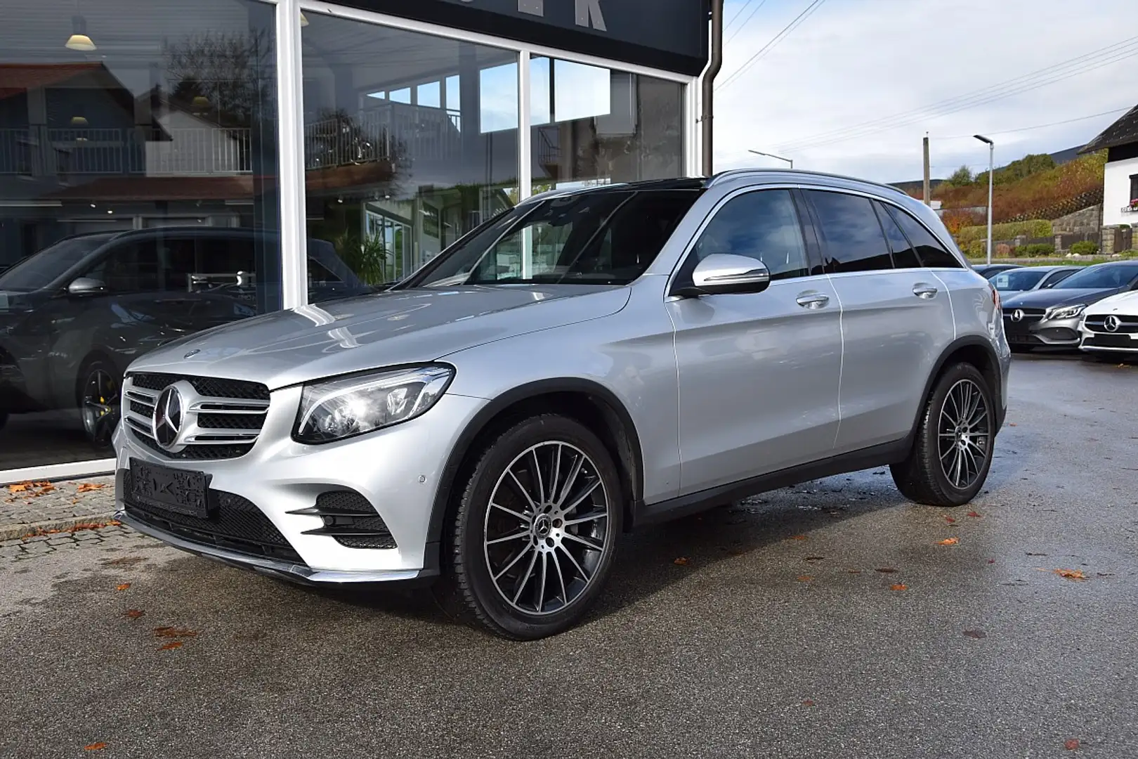 Mercedes-Benz GLC 250 d 4MATIC Aut. *AMG-Line*AHK*PANO*HUD*Burmester* Silber - 2