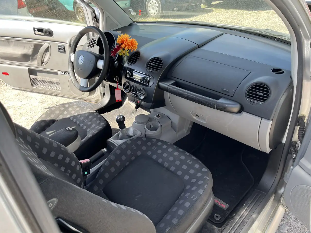 Volkswagen New Beetle 1.6, foto 8