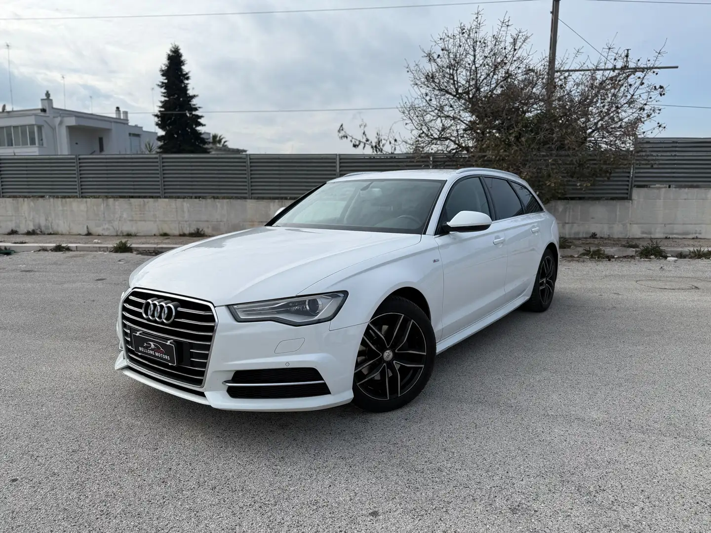Audi A6 Avant 2.0 tdi ultra Business Plus 190cv s-tronic Blanc - 1