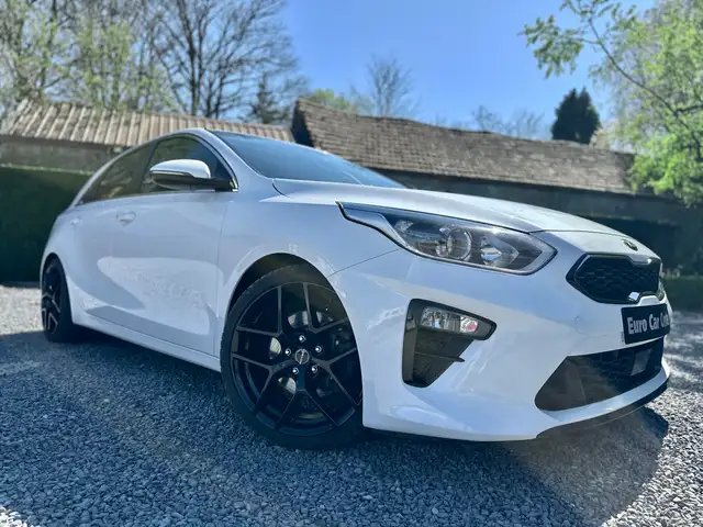 Kia Ceed / cee'd 1.5i Automaat GT LINE LOOK / FULL ASSIST / CARPLAY / KEYLESS