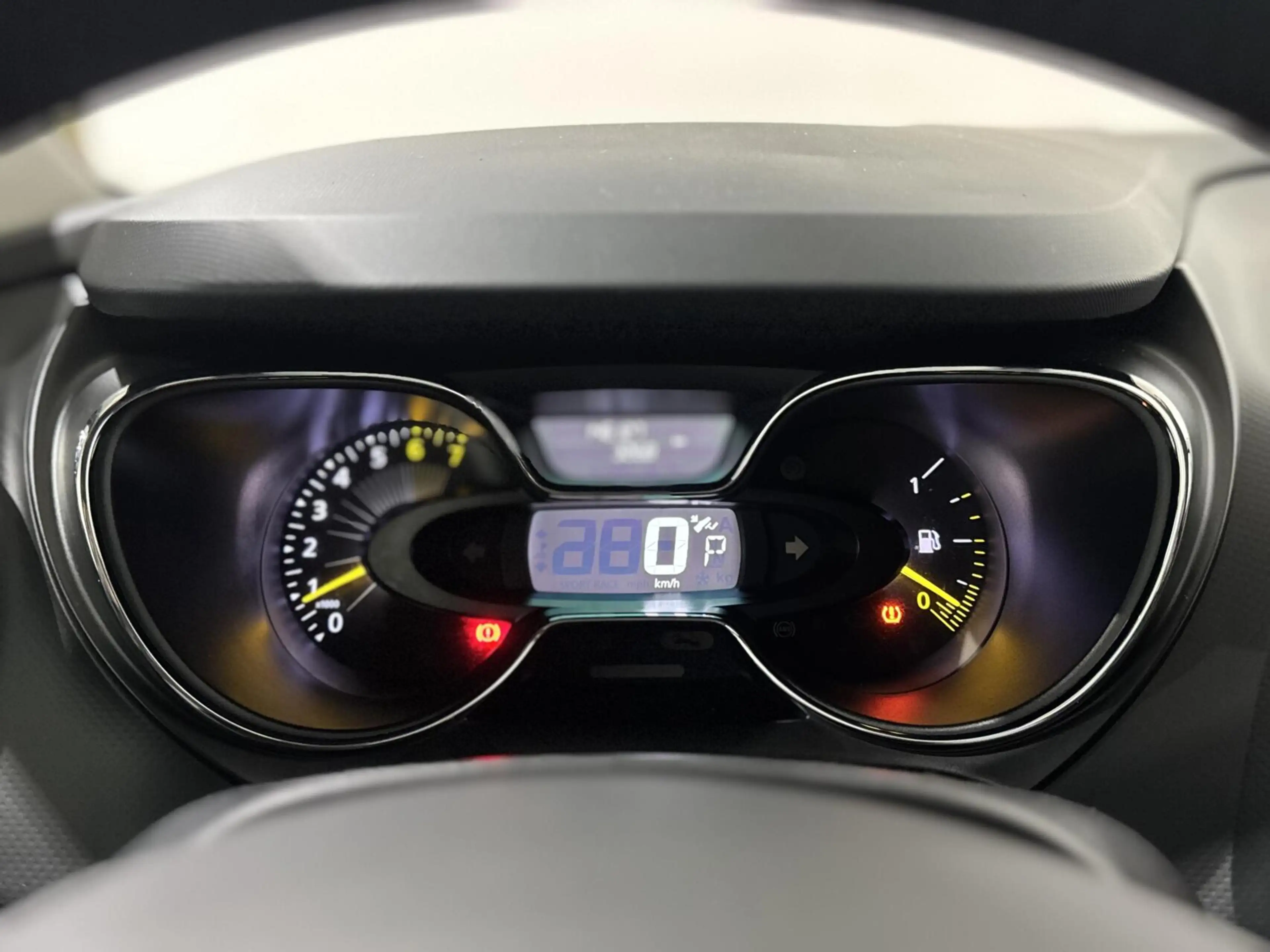 Renault Captur 1.2 TCe Helly Hansen|KEYLESS|CAMERA|CRUISE — photo 23
