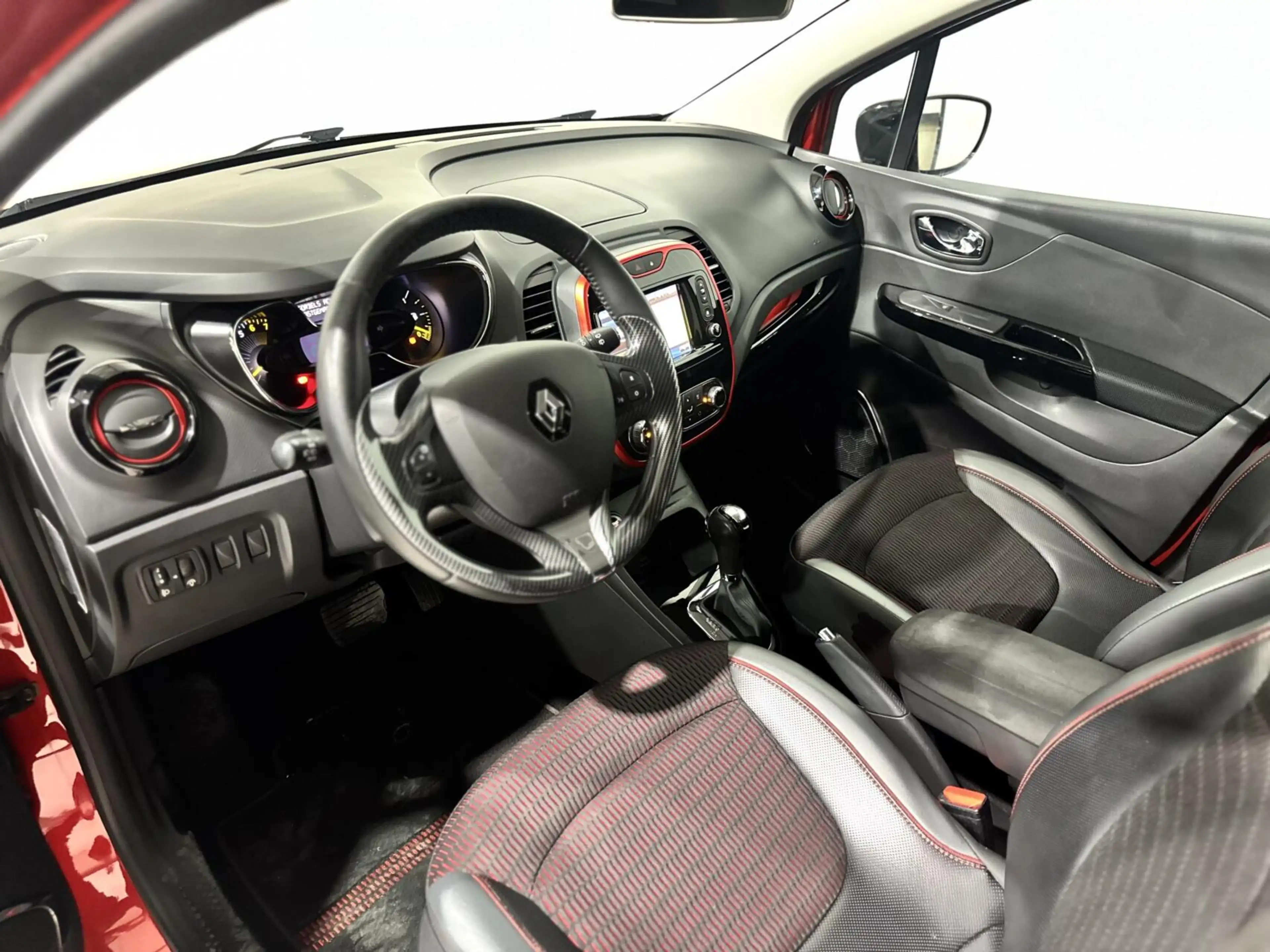 Renault Captur 1.2 TCe Helly Hansen|KEYLESS|CAMERA|CRUISE — photo 7