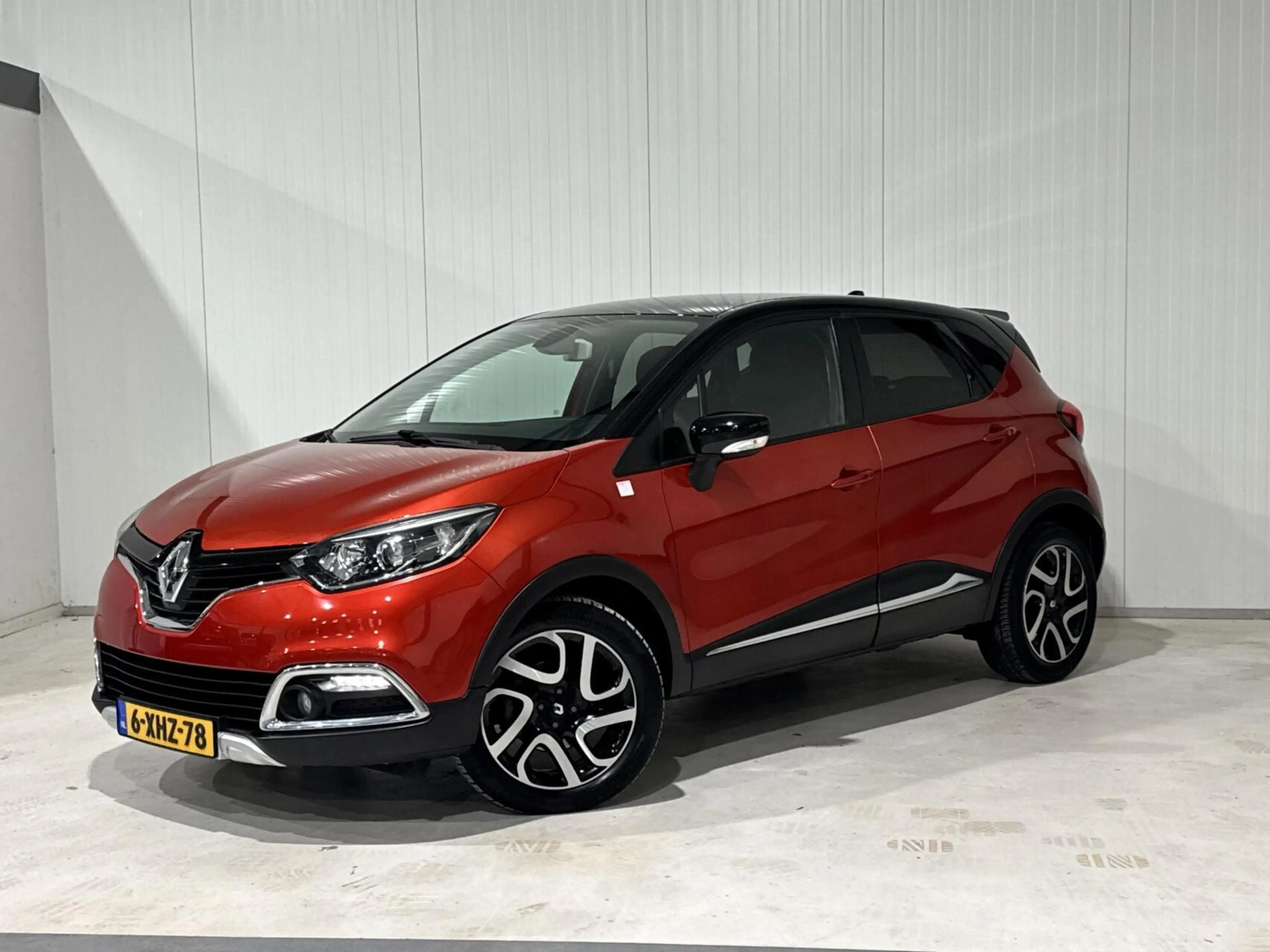 Renault Captur 1.2 TCe Helly Hansen|KEYLESS|CAMERA|CRUISE