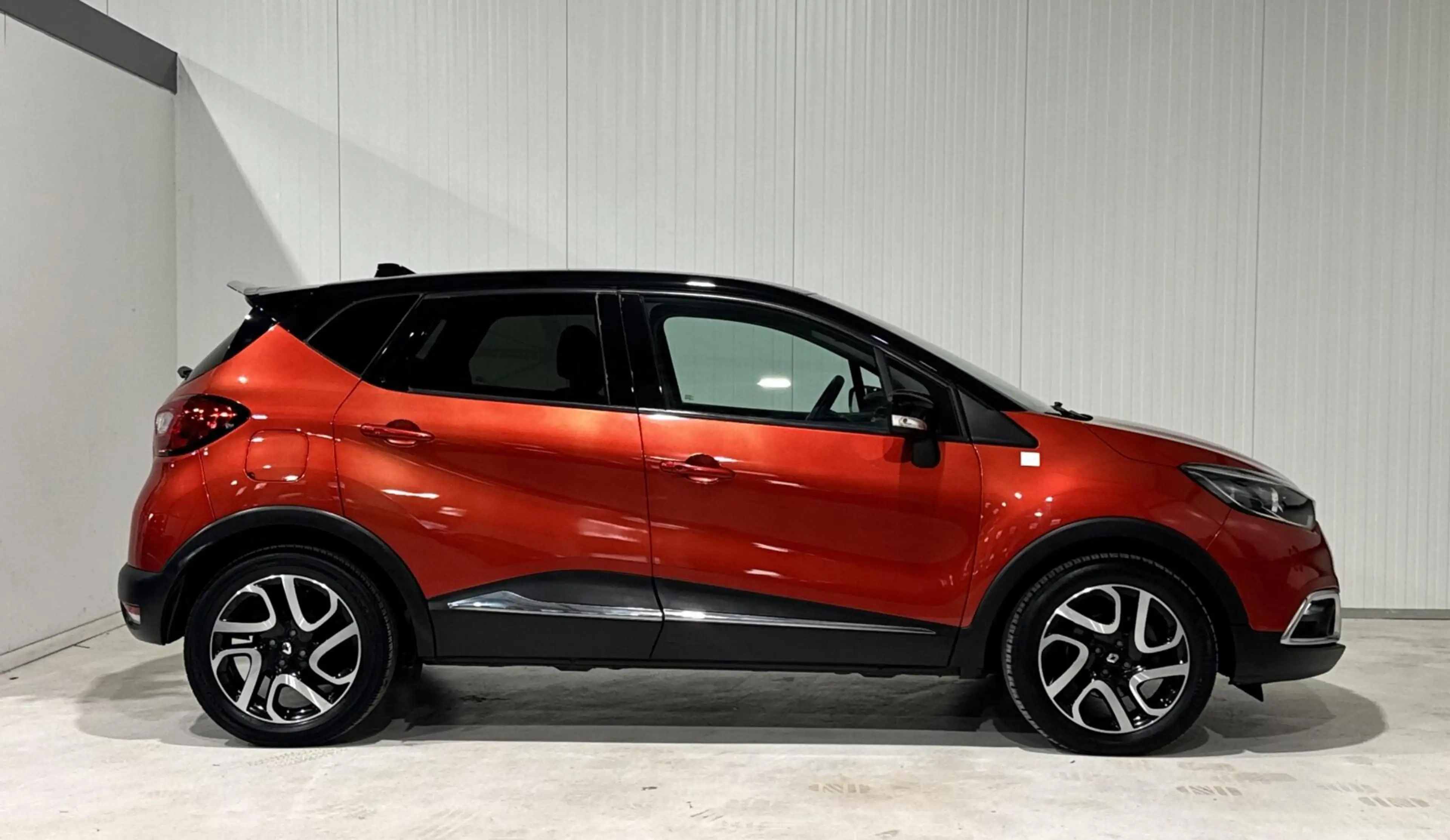 Renault Captur 1.2 TCe Helly Hansen|KEYLESS|CAMERA|CRUISE — photo 4