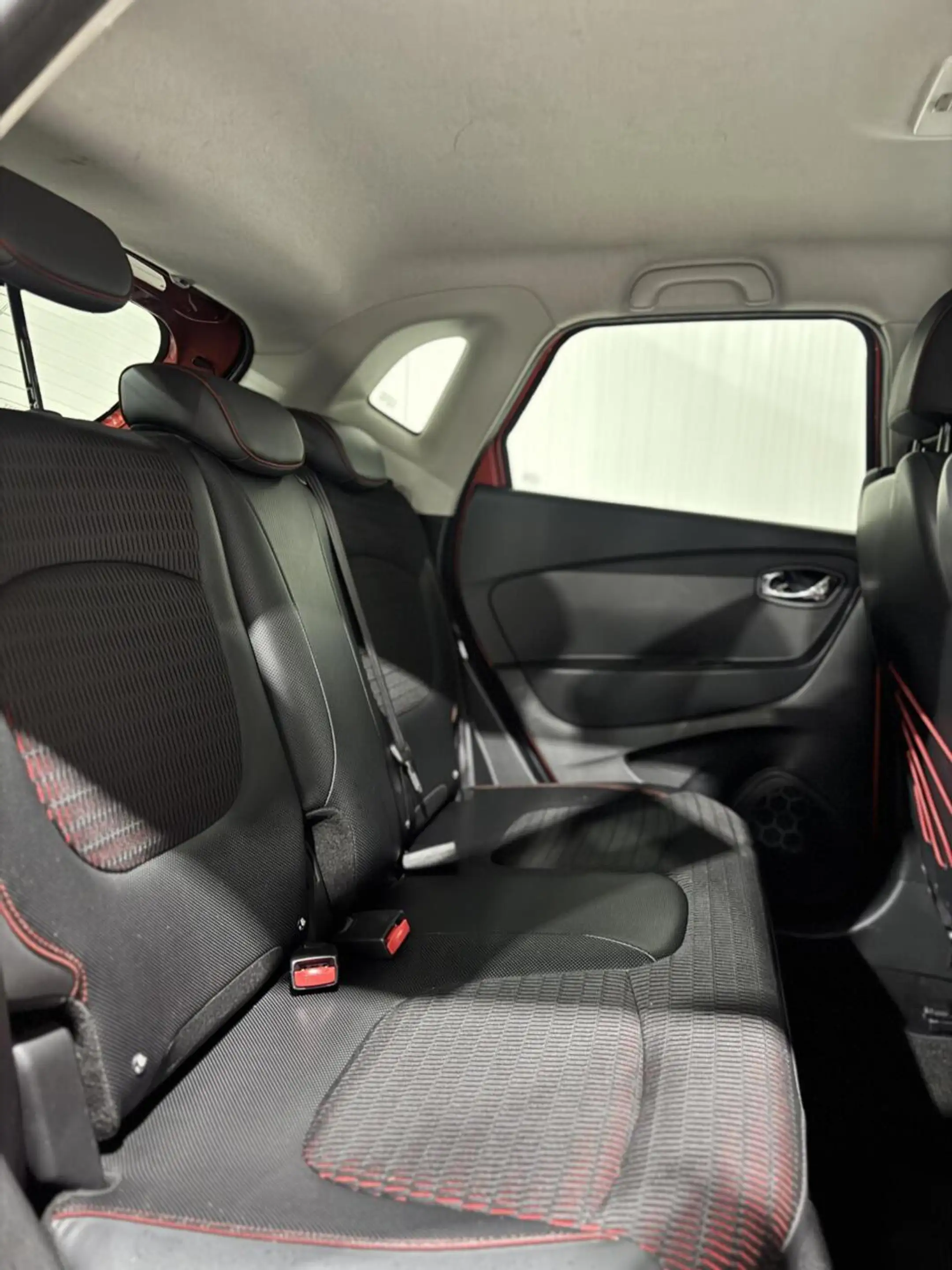 Renault Captur 1.2 TCe Helly Hansen|KEYLESS|CAMERA|CRUISE — photo 14