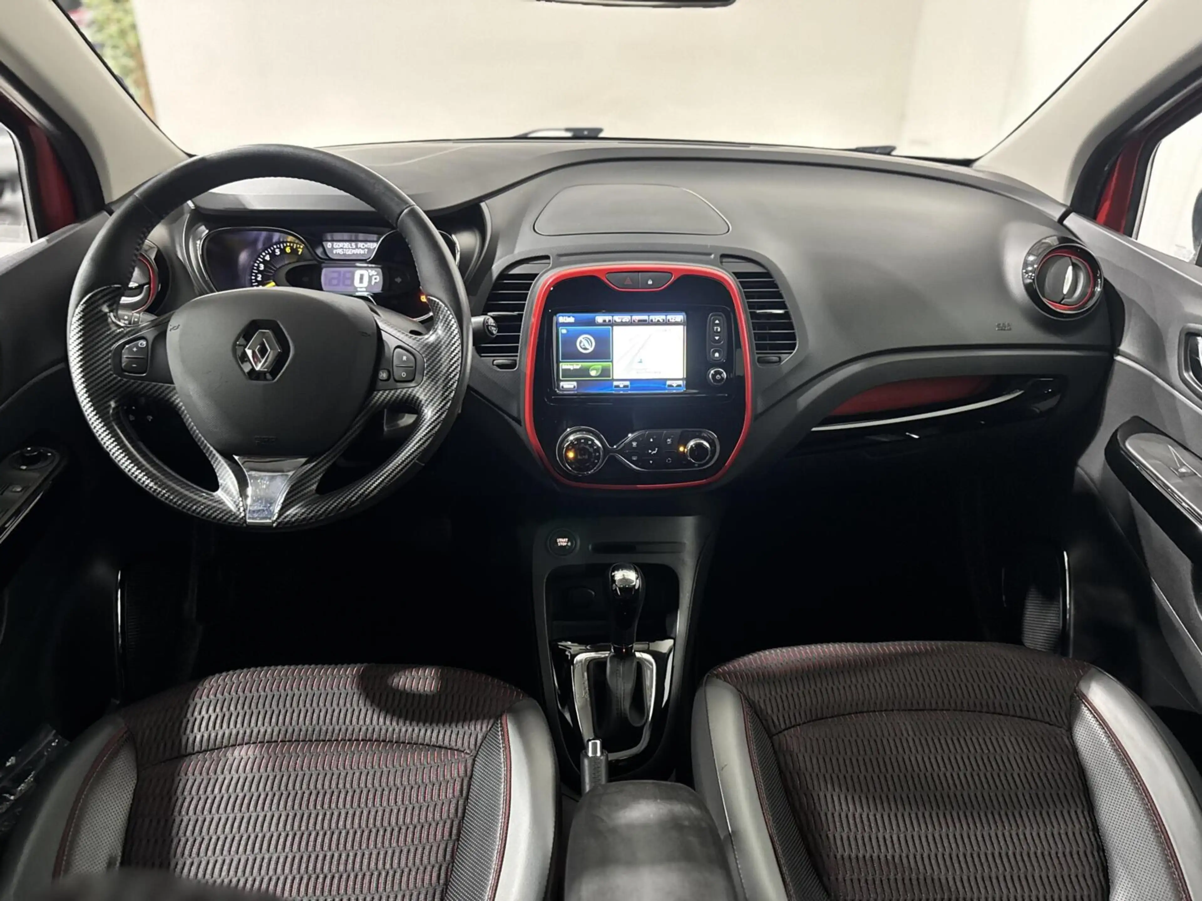 Renault Captur 1.2 TCe Helly Hansen|KEYLESS|CAMERA|CRUISE — photo 3