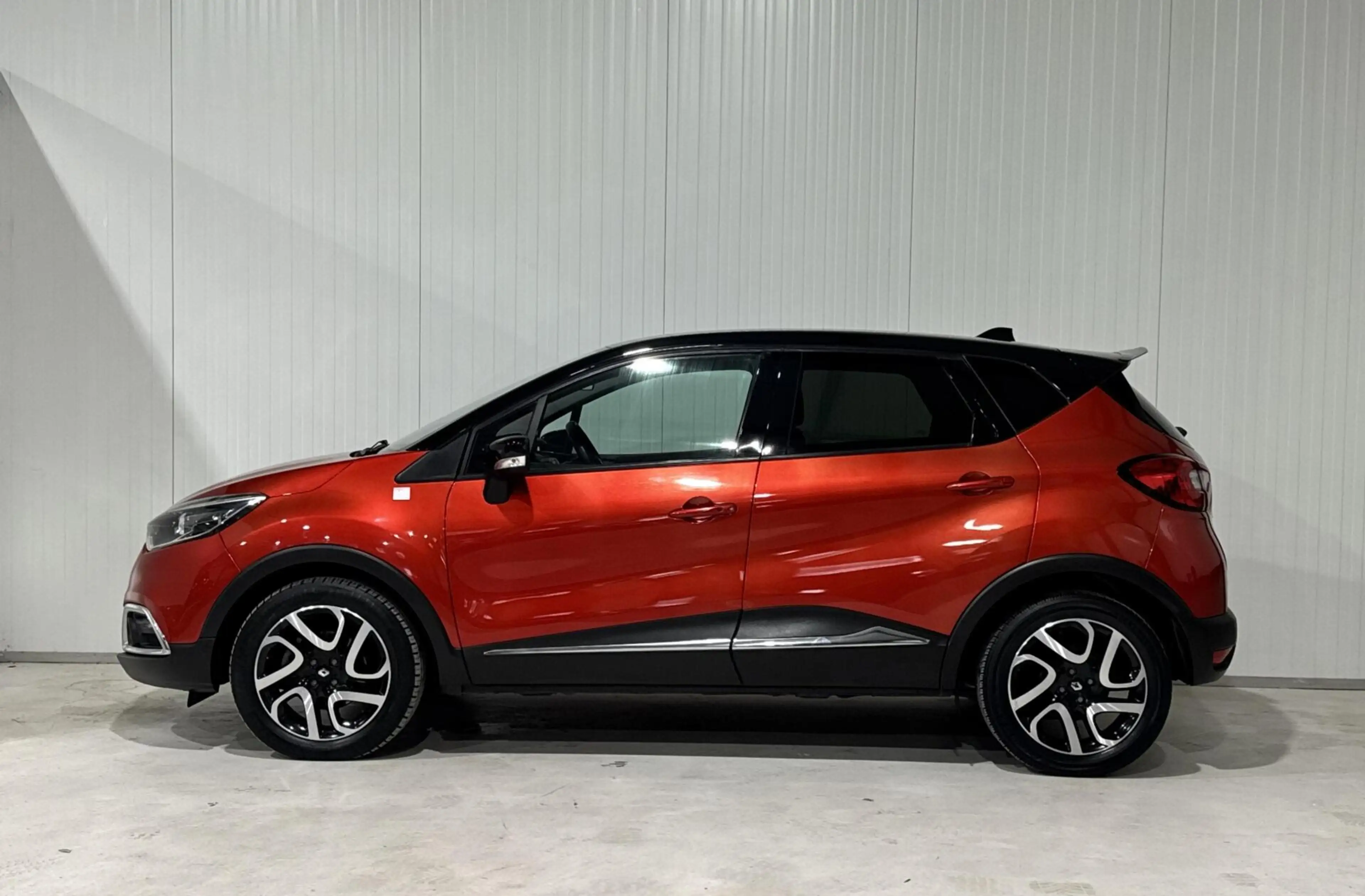 Renault Captur 1.2 TCe Helly Hansen|KEYLESS|CAMERA|CRUISE — photo 5
