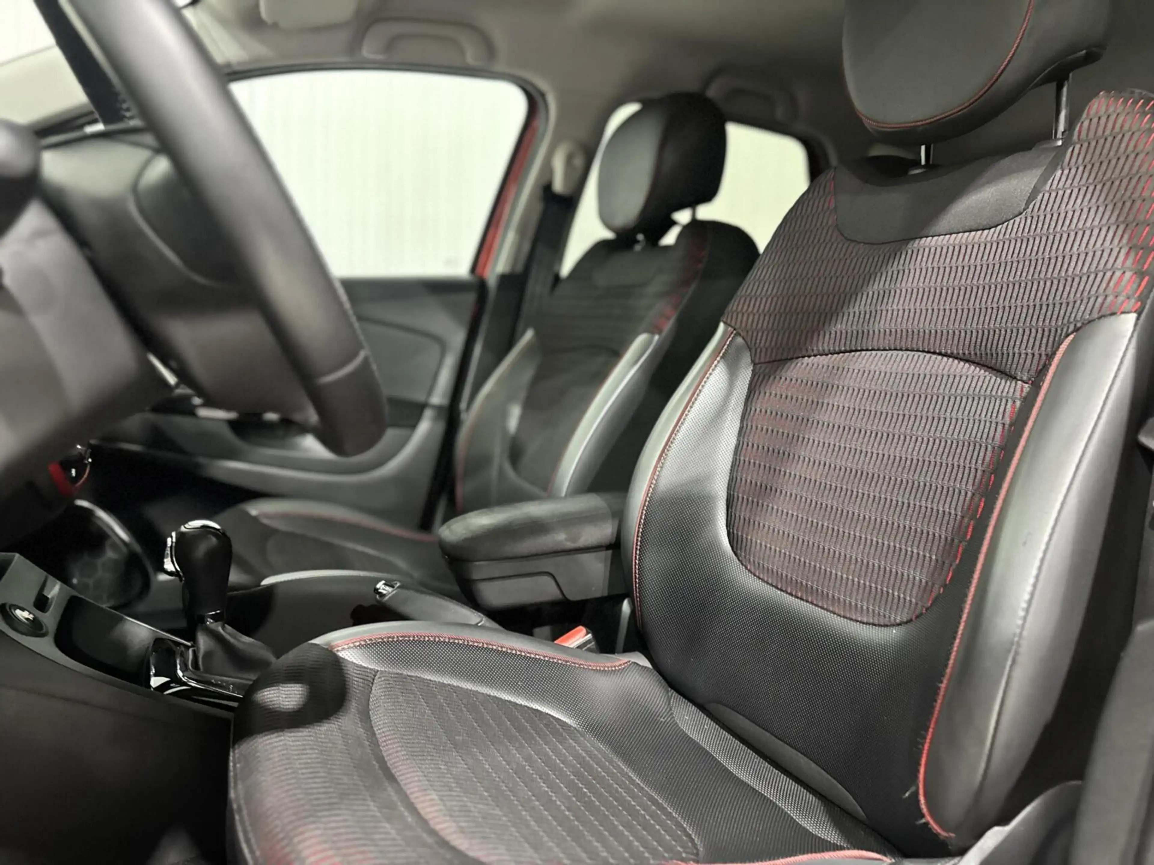 Renault Captur 1.2 TCe Helly Hansen|KEYLESS|CAMERA|CRUISE — photo 6