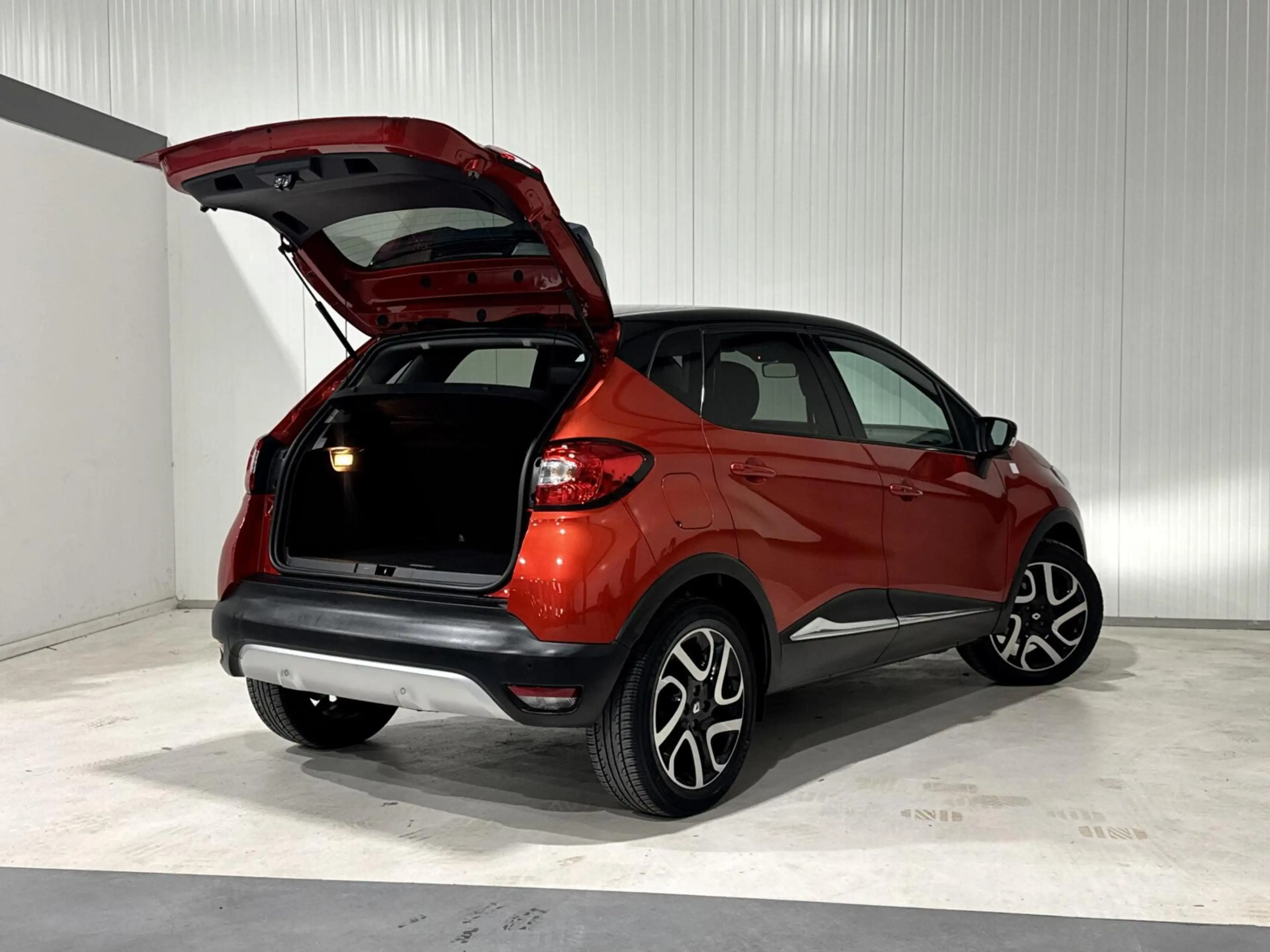 Renault Captur 1.2 TCe Helly Hansen|KEYLESS|CAMERA|CRUISE — photo 12