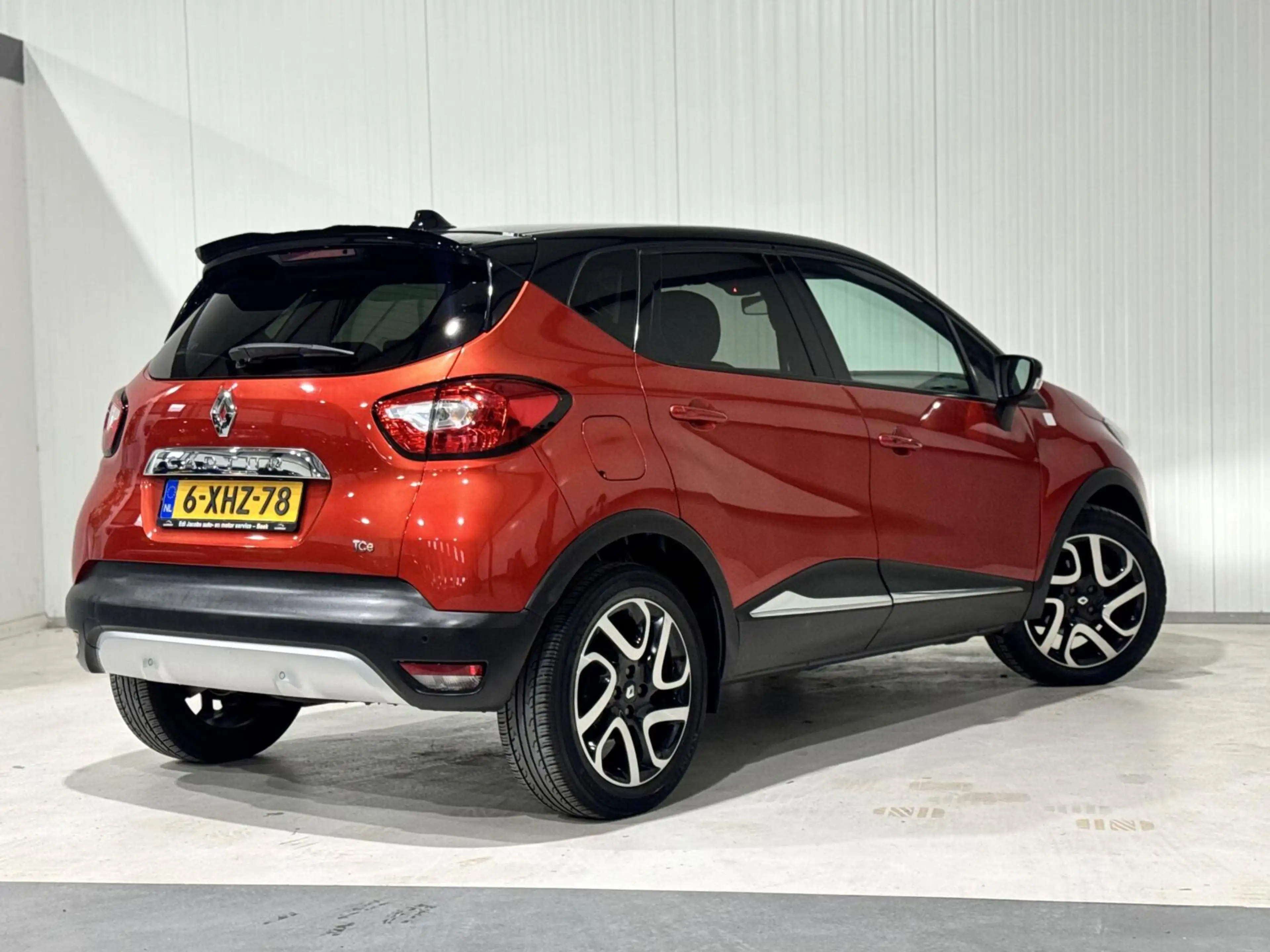 Renault Captur 1.2 TCe Helly Hansen|KEYLESS|CAMERA|CRUISE — photo 2