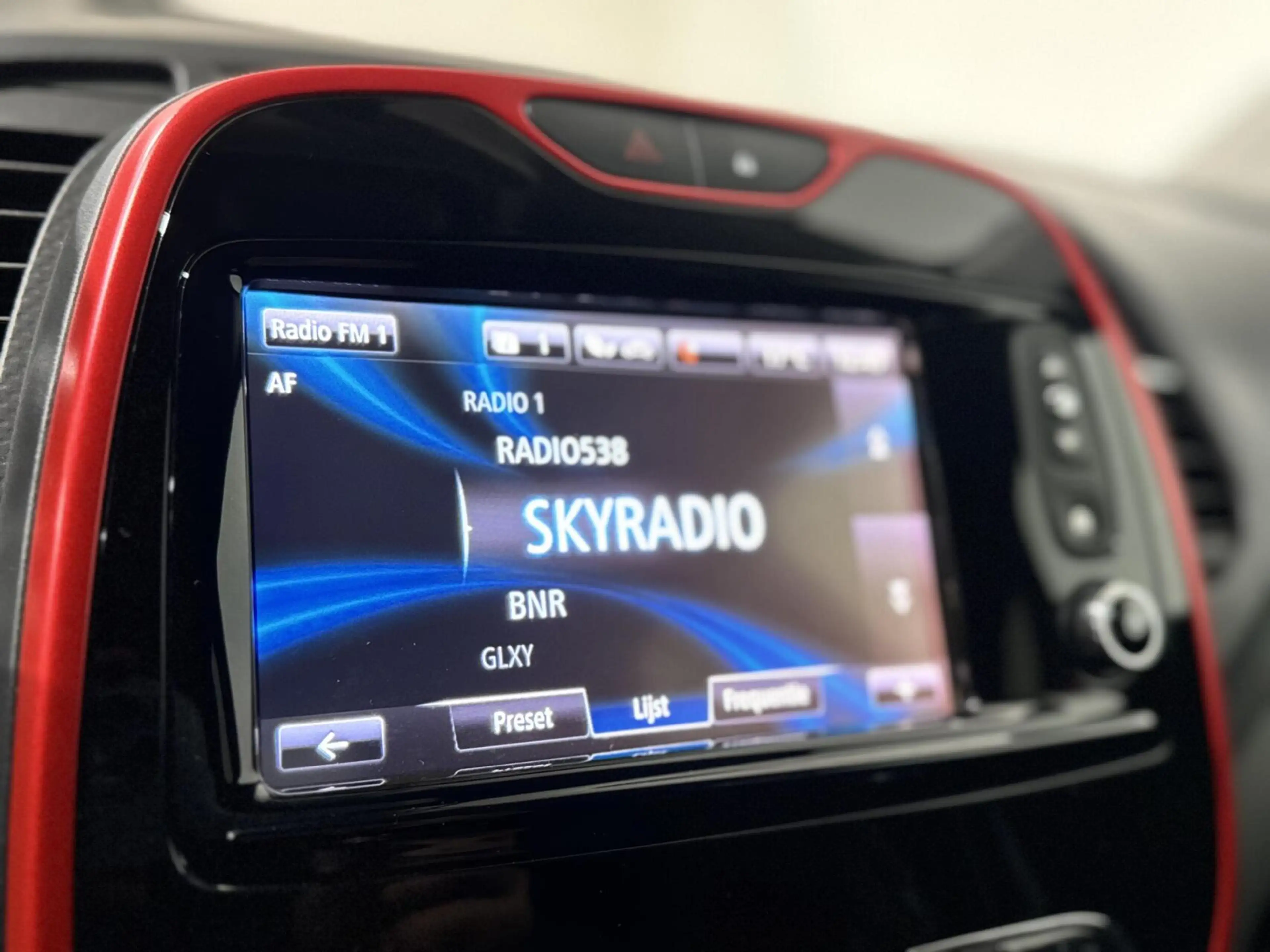 Renault Captur 1.2 TCe Helly Hansen|KEYLESS|CAMERA|CRUISE — photo 21