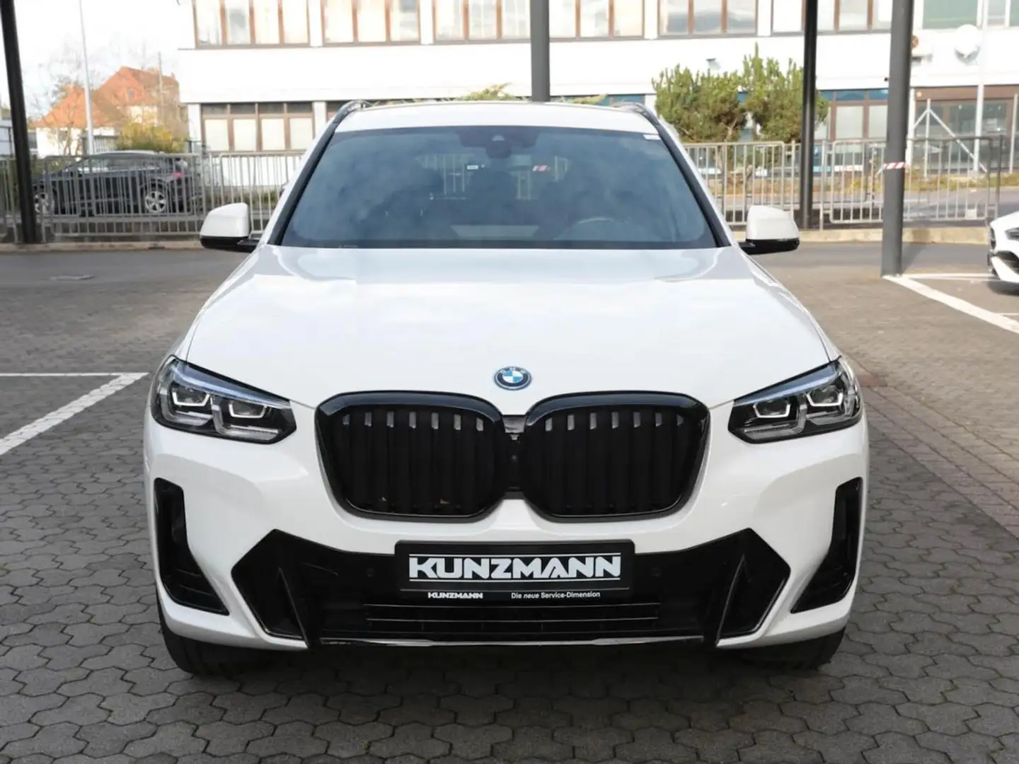 BMW X3 xDrive30e  M Kamera Ambiente Sitzhzg Weiß - 2
