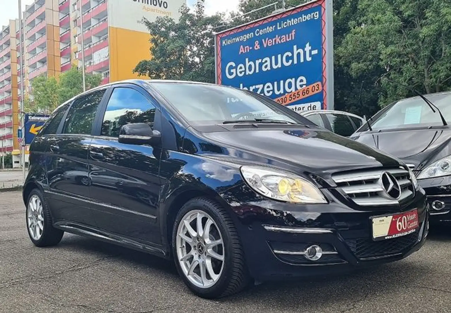 Mercedes-Benz B 180 S-Tourer Autom/Klima/Temp/SH/PDC/ Schwarz - 2