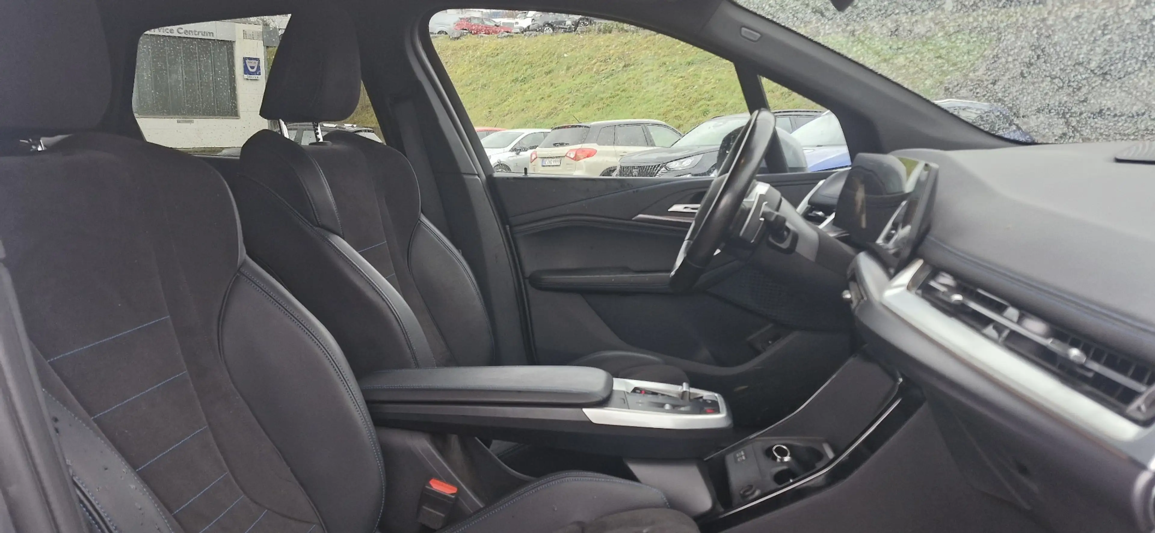 BMW 223 223 i M Sport — photo 10