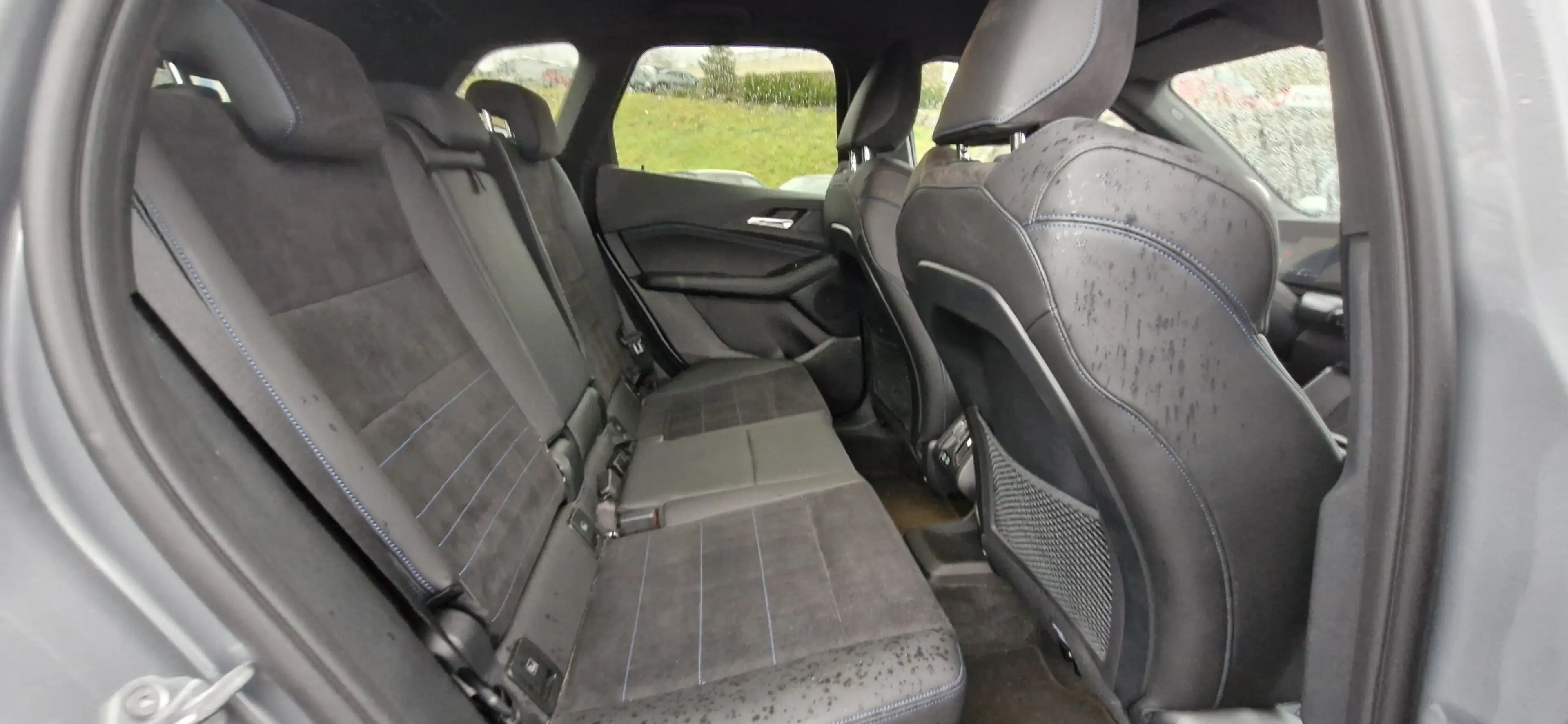 BMW 223 223 i M Sport — photo 6