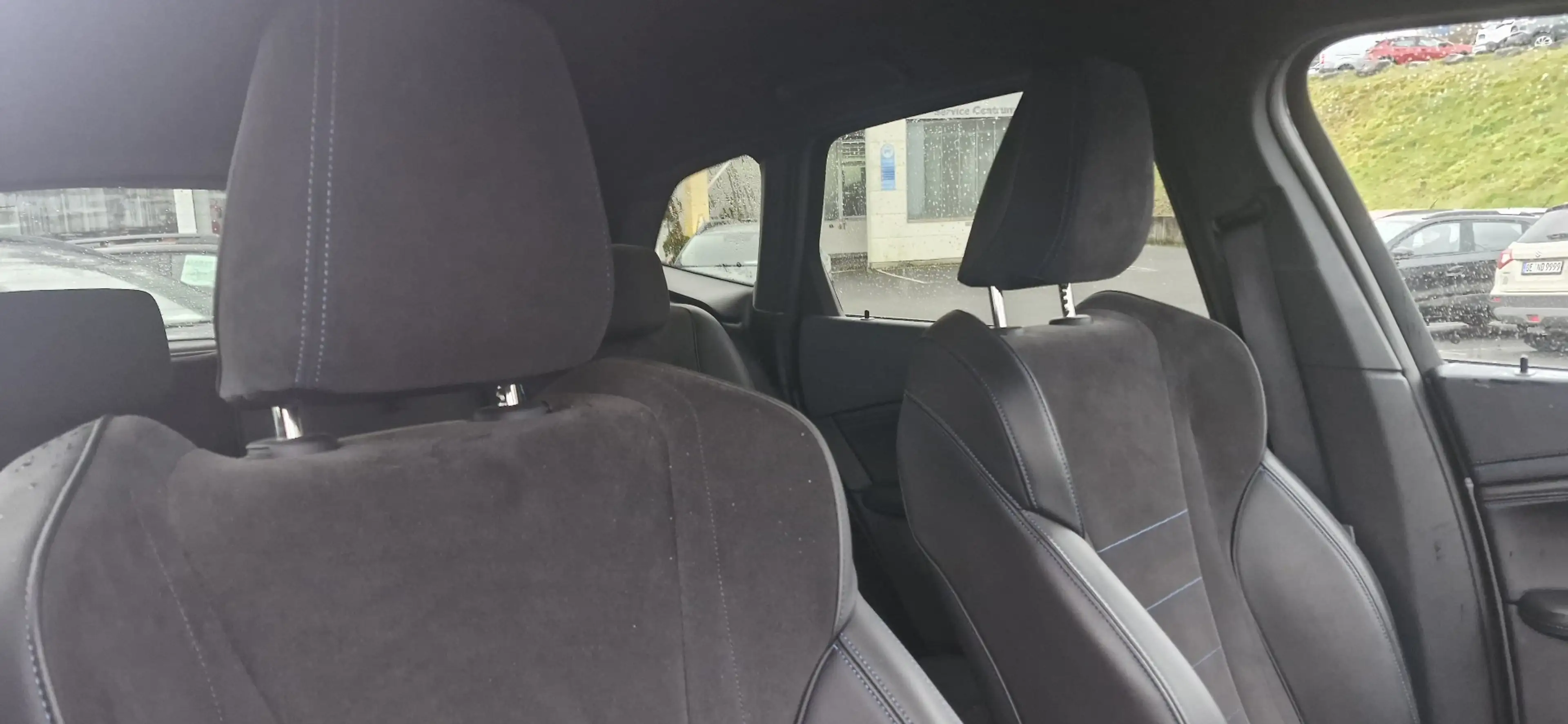 BMW 223 223 i M Sport — photo 9