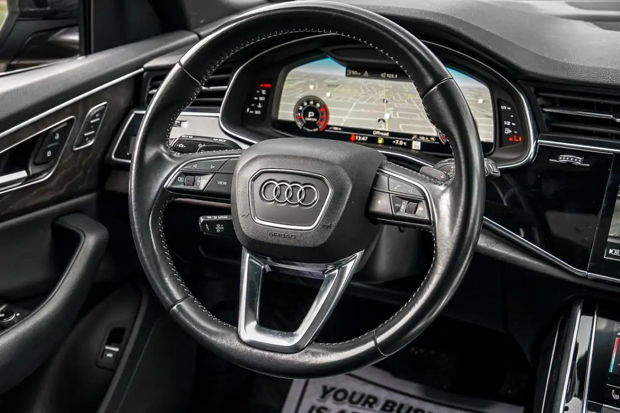 Audi Q8 снимка Audi Q8