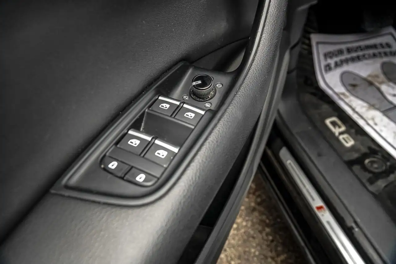 Audi Q8 снимка Audi Q8