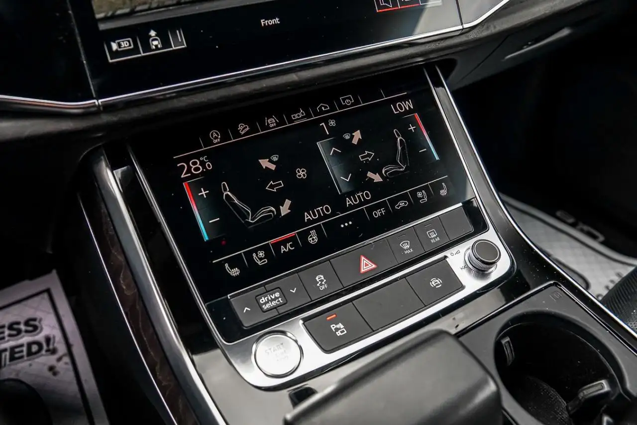 Audi Q8 снимка Audi Q8