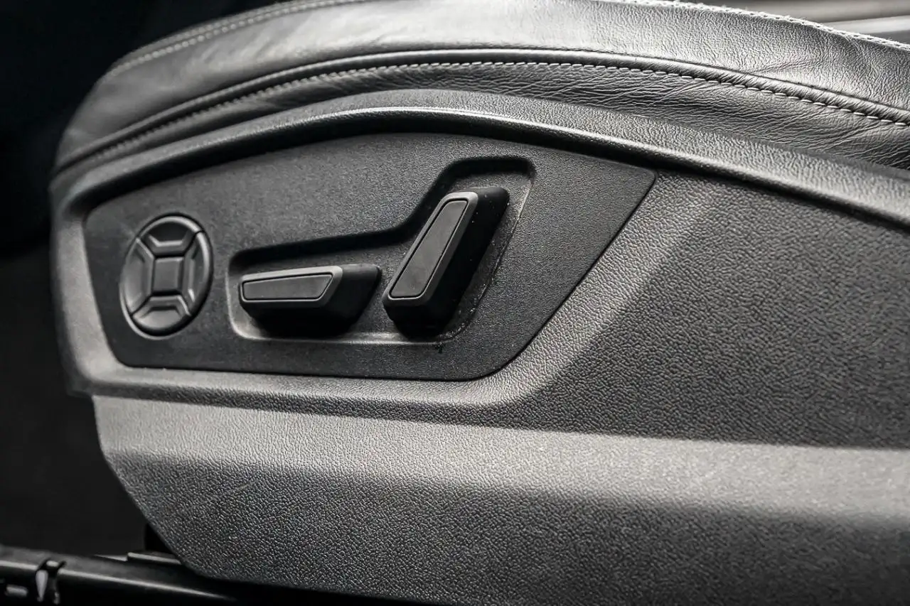 Audi Q8 снимка Audi Q8