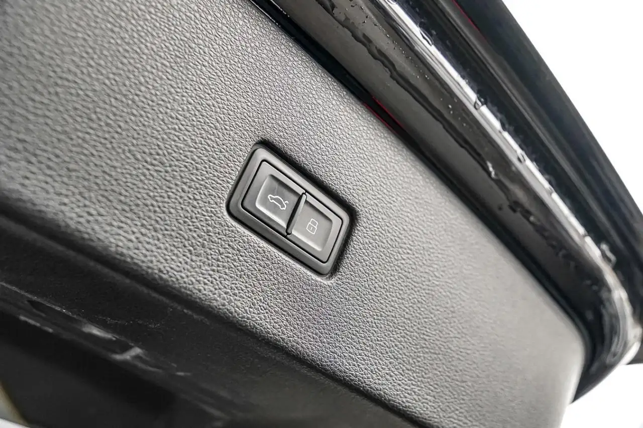 Audi Q8 снимка Audi Q8