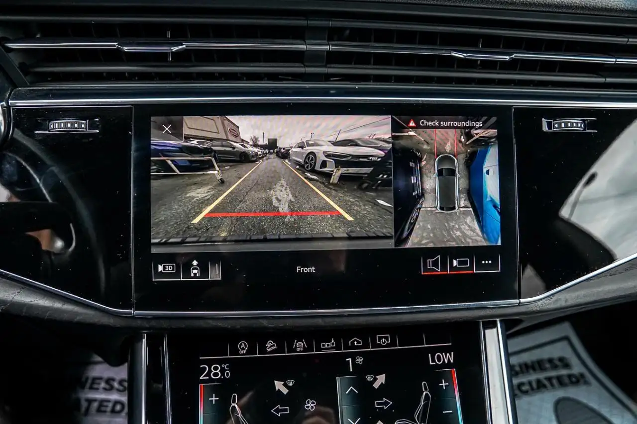 Audi Q8 снимка Audi Q8
