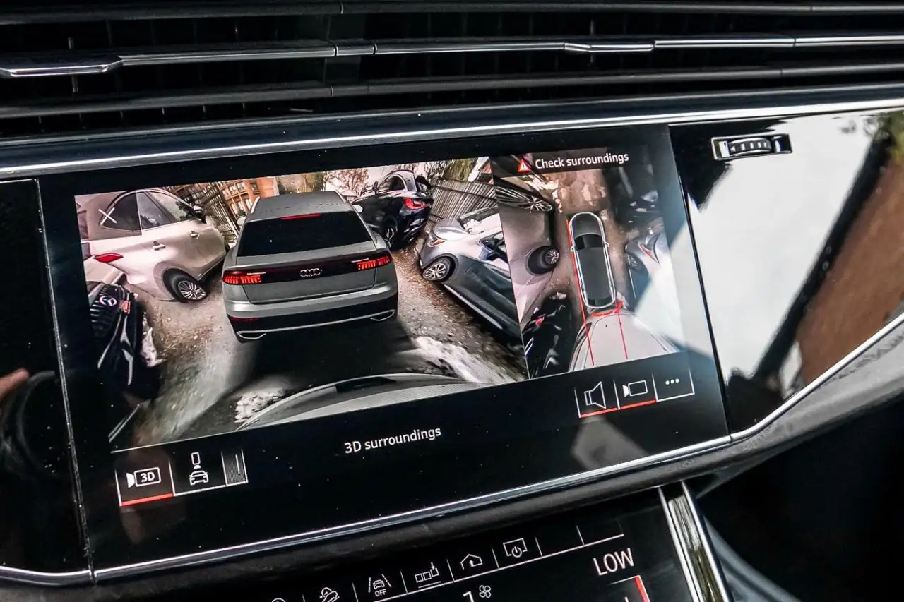 Audi Q8 снимка Audi Q8