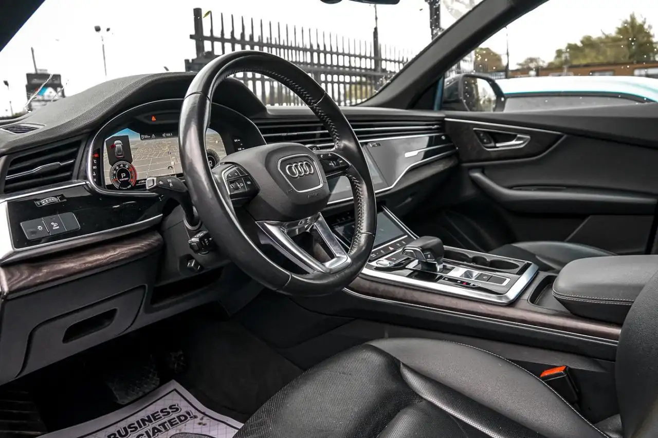 Audi Q8 снимка Audi Q8