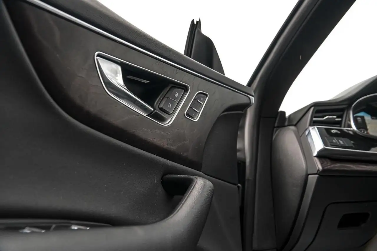 Audi Q8 снимка Audi Q8