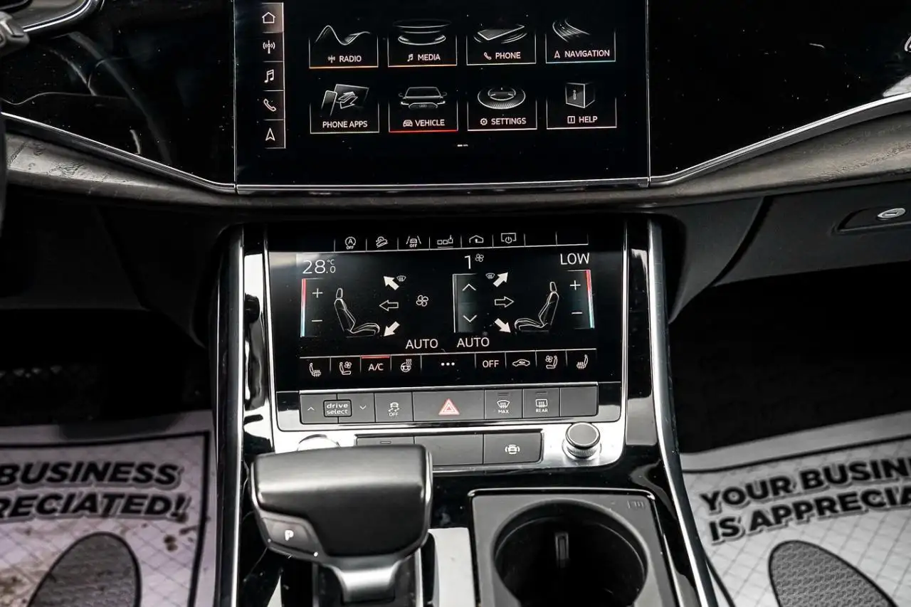 Audi Q8 снимка Audi Q8