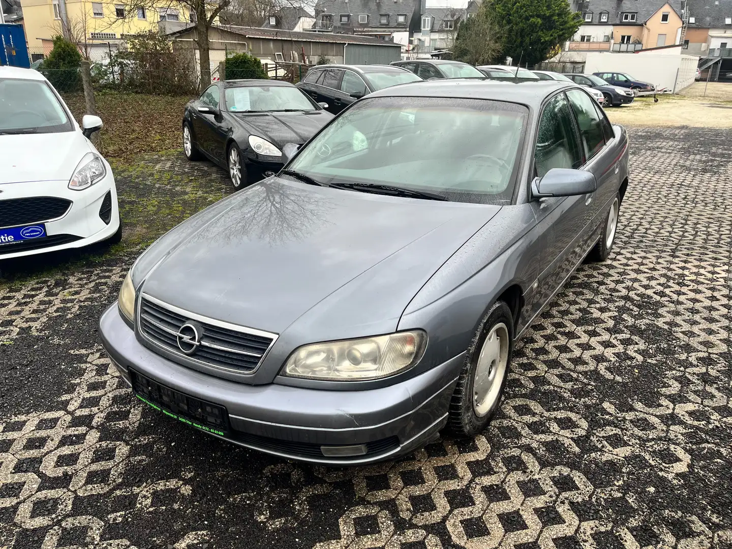 Opel Omega Selection Lim. - Automatik, Benzin, TÜV 6/24 Šedá - 1