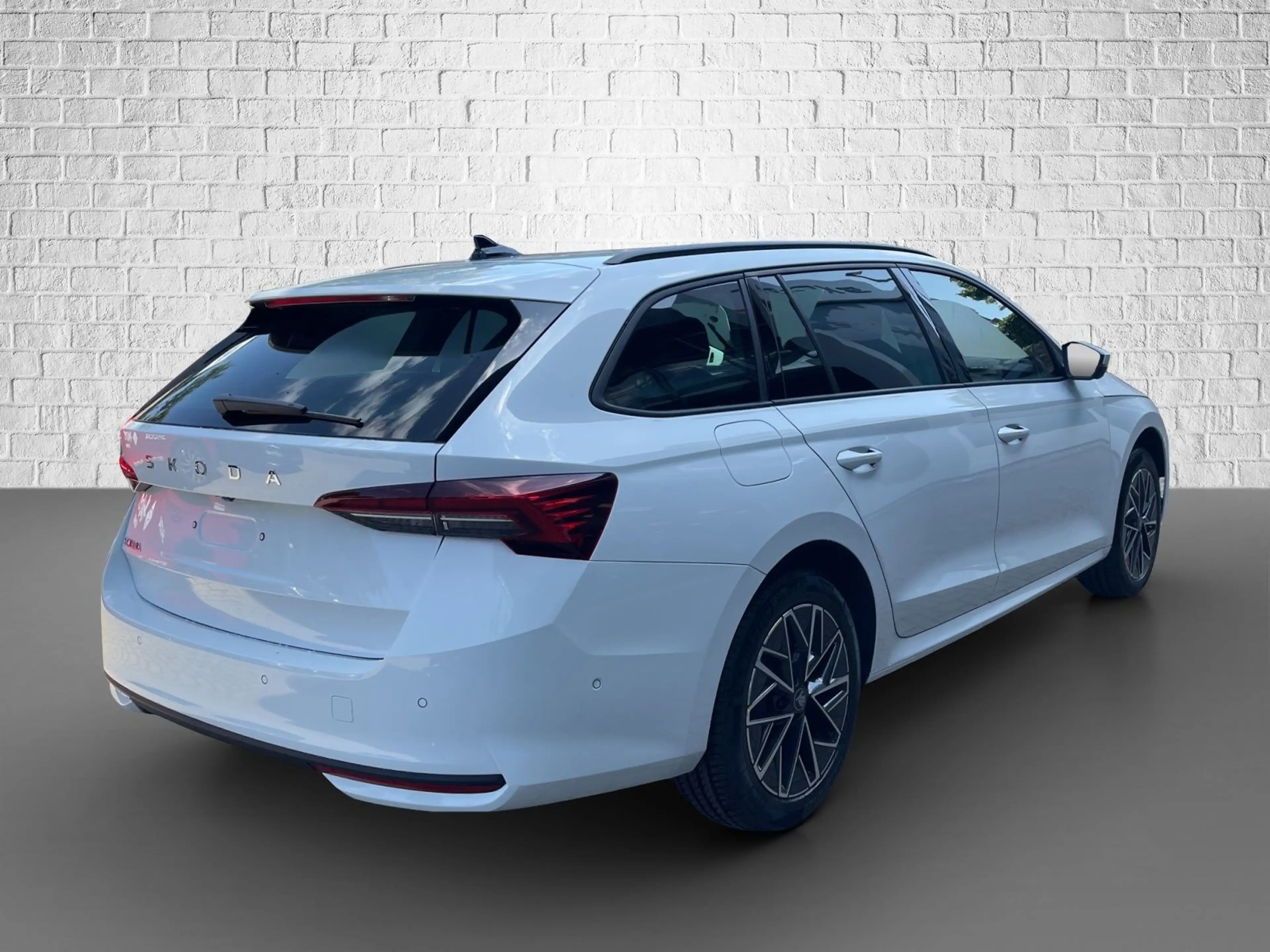 Skoda Octavia Combi 2.0 TDI DSG Automatik - Balance — photo 5