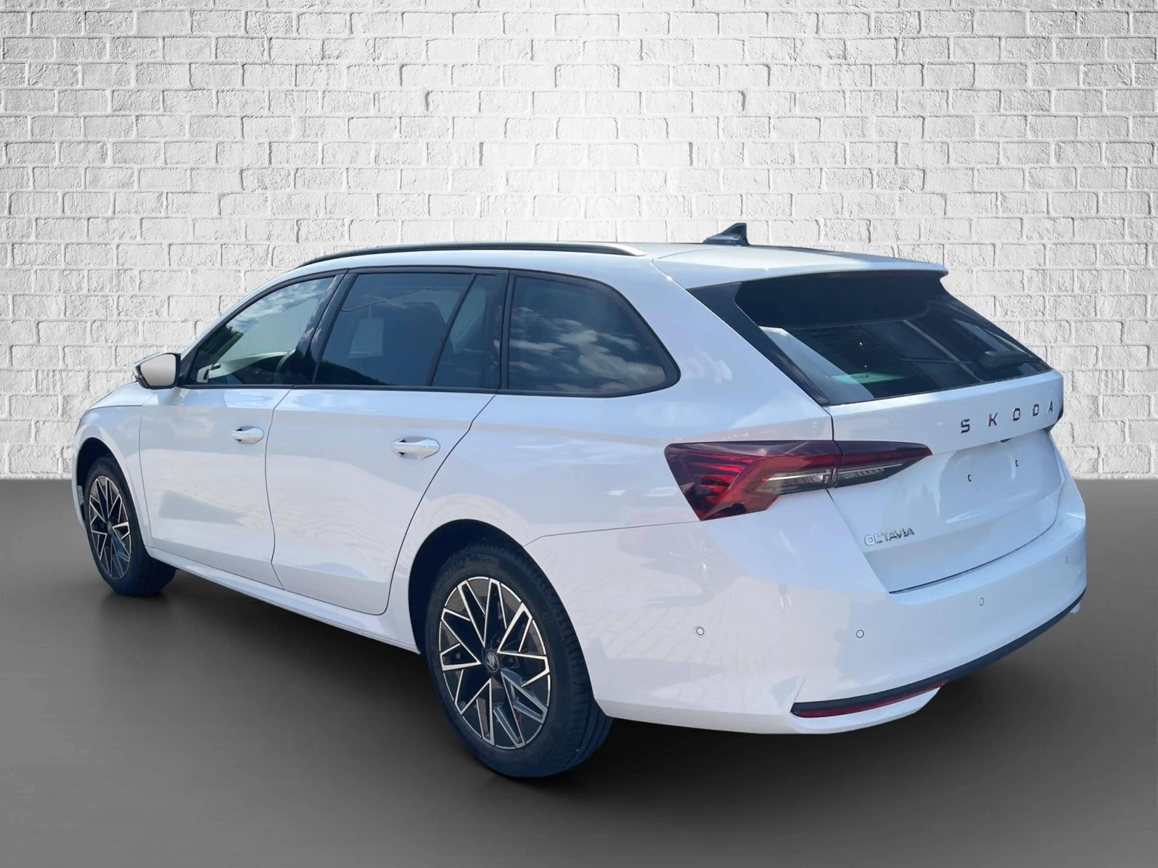 Skoda Octavia Combi 2.0 TDI DSG Automatik - Balance — photo 3