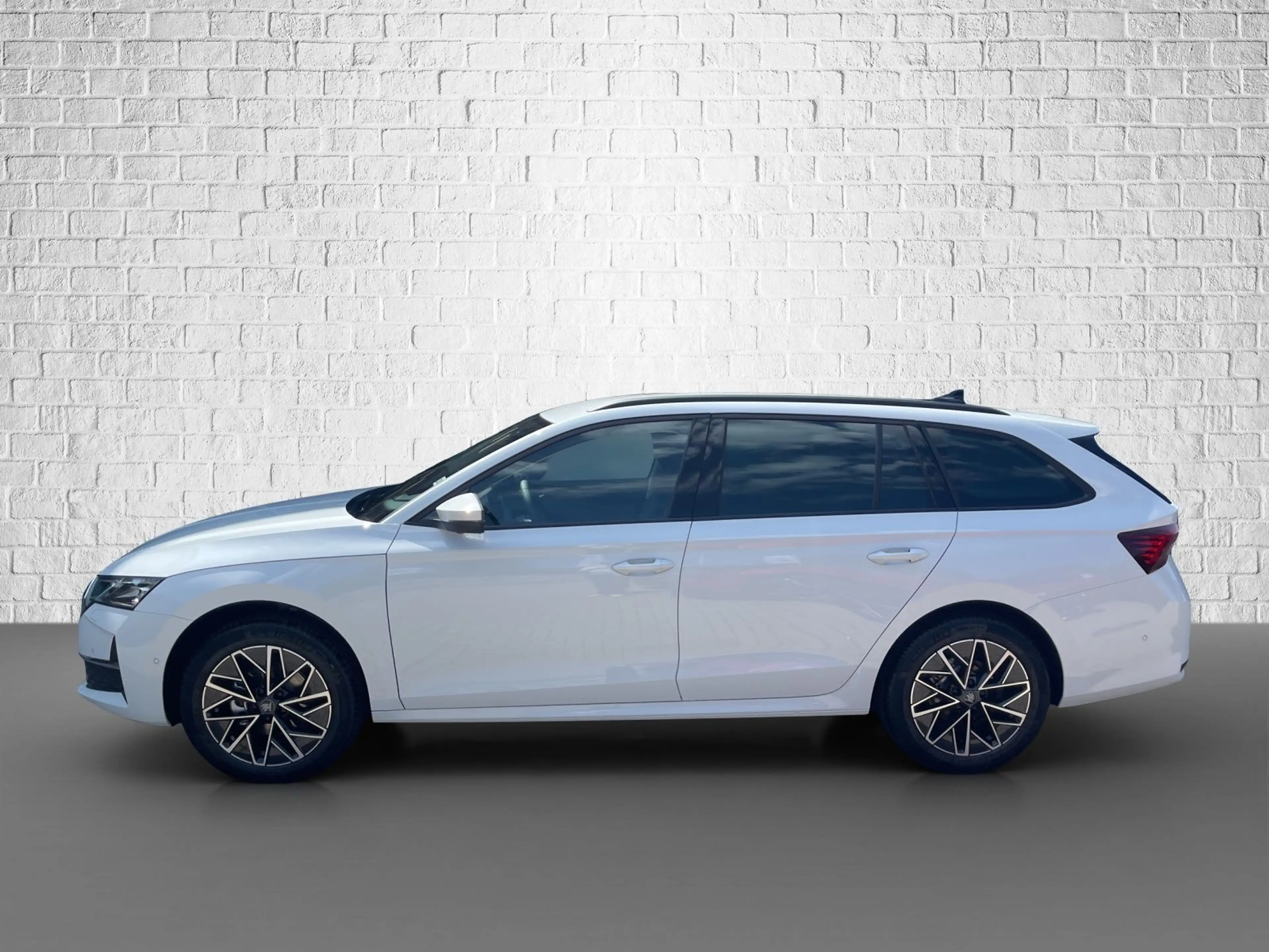Skoda Octavia Combi 2.0 TDI DSG Automatik - Balance — photo 2