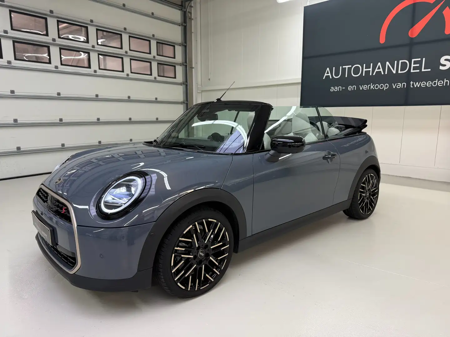 MINI Cooper S Cabrio Mini Cooper S Cabrio Favoured Trim//Full option!!! - 1