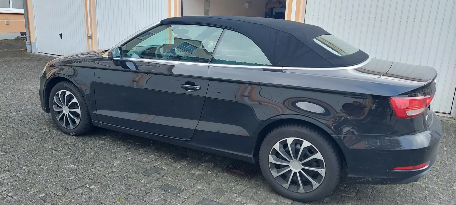 Audi A3 A3 35 TFSI cylinder on demand Cabrio Schwarz - 1