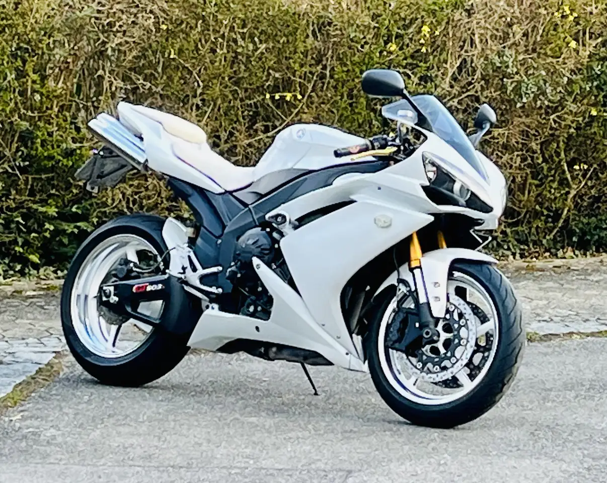 Yamaha YZF-R1
