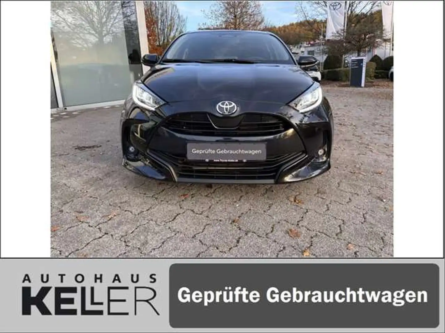 Toyota Yaris Hybrid 116 1.5 VVT-i Teamplayer Schwarz - 2