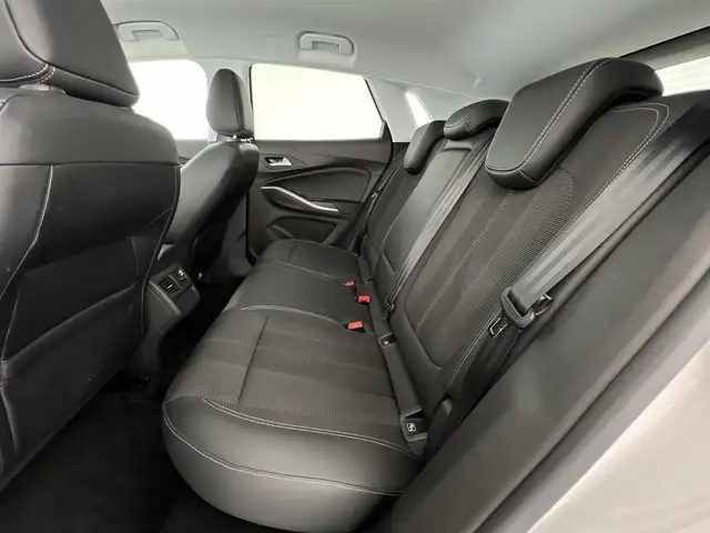 Opel Grandland view 8