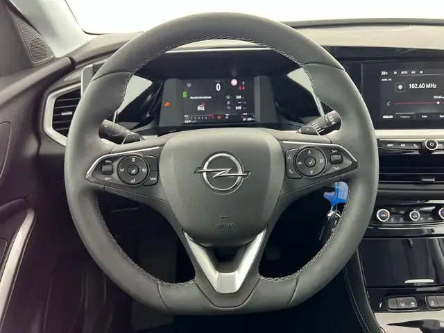 Opel Grandland view 15